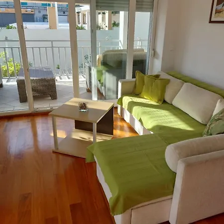Ni I - One Bedroom With Balcony Marina 마카르스카