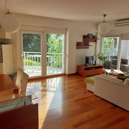 아파트 Ni I - One Bedroom With Balcony Marina *