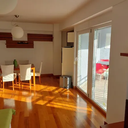 Ni I - One Bedroom With Balcony Marina * 마카르스카