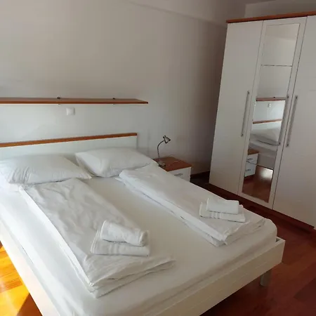 아파트 Ni I - One Bedroom With Balcony Marina *