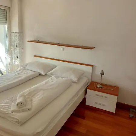 Lägenhet Ni I - One Bedroom With Balcony Marina