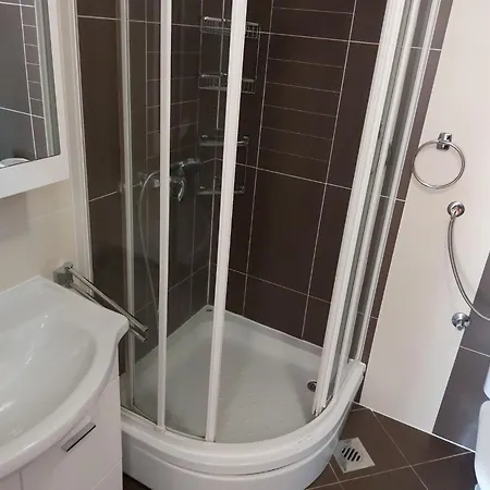 Ni I - One Bedroom With Balcony Marina