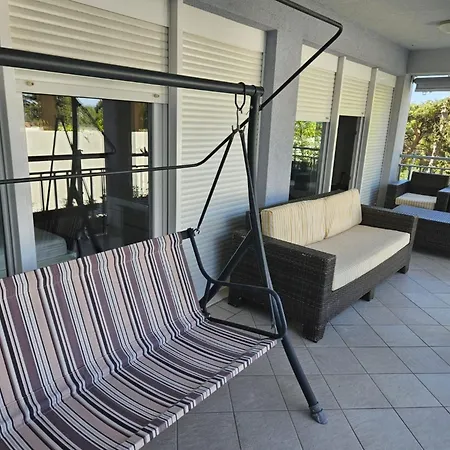 Ni I - One Bedroom With Balcony Marina *